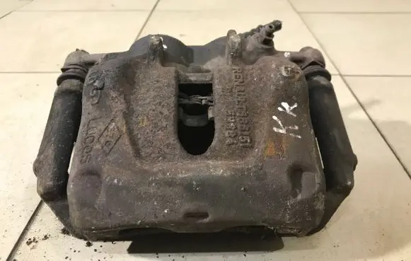 Opel Vivaro Front brake caliper