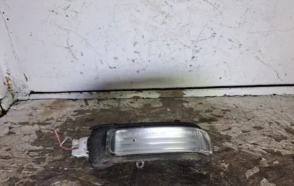 Toyota RAV 4 (XA30) Mirror indicator light 21478514