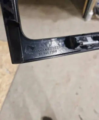 Volkswagen PASSAT B6 Radio/GPS head unit trim 318410100