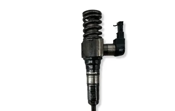 Volkswagen PASSAT B6 Fuel injector 03G130073T