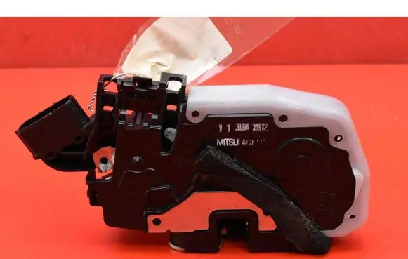 Nissan Micra Front door lock Y2613510