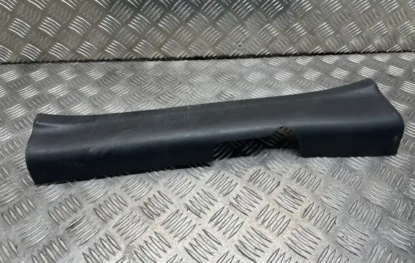 KIA Sorento Front sill trim cover 858722P105