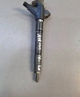 Toyota Avensis T270 Fuel injector 236700R100