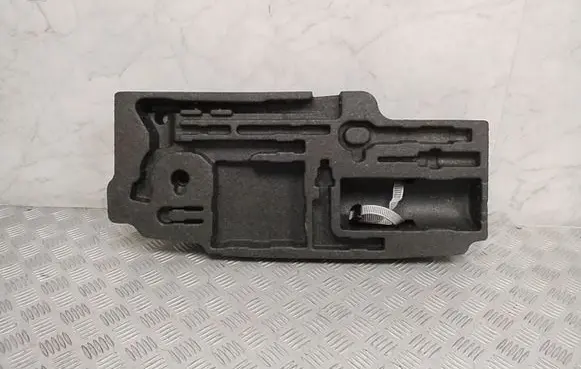 Audi A8 S8 D5 Tool set 4N0012110M