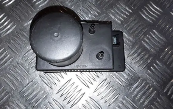 Mercedes-Benz E W211 Central locking vacuum pump 2038000048