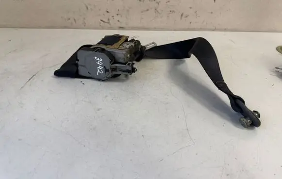 Mercedes-Benz E W210 Front seatbelt 2108605285