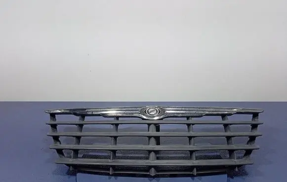 Chrysler Grand Voyager IV Front grill 04857960AA