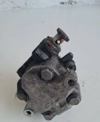 Volkswagen Transporter - Caravelle T5 Power steering pump