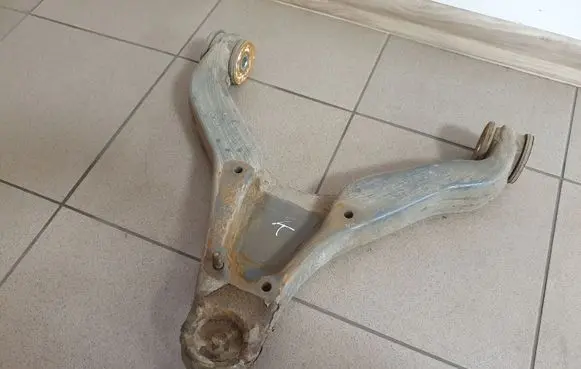 Iveco Daily 3rd gen Front lower control arm/wishbone