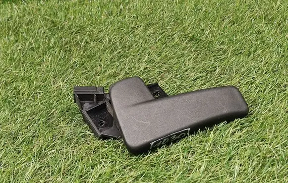 Volkswagen Jetta VI Engine bonnet (hood) release handle 5C1823533