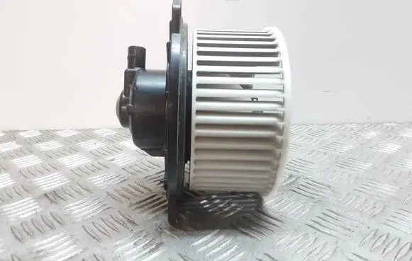Mazda 323 F Heater fan/blower 8940000