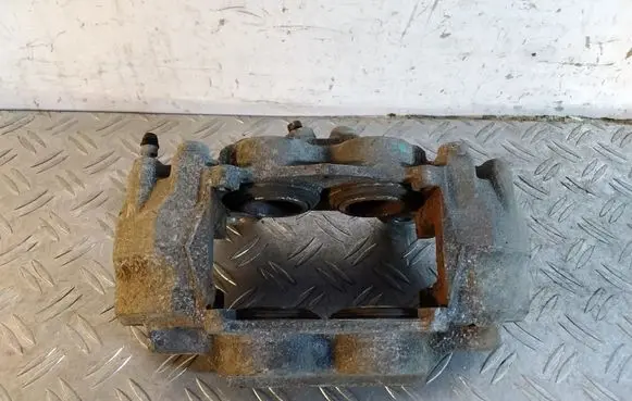 Toyota Land Cruiser (J150) Front brake caliper 