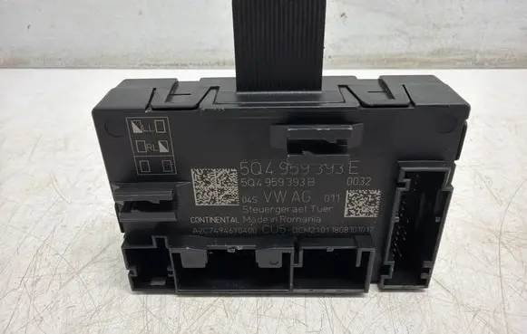 Volkswagen Golf VII Door control unit/module 5Q4959393B