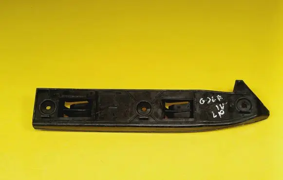 Front bumper mounting bracket