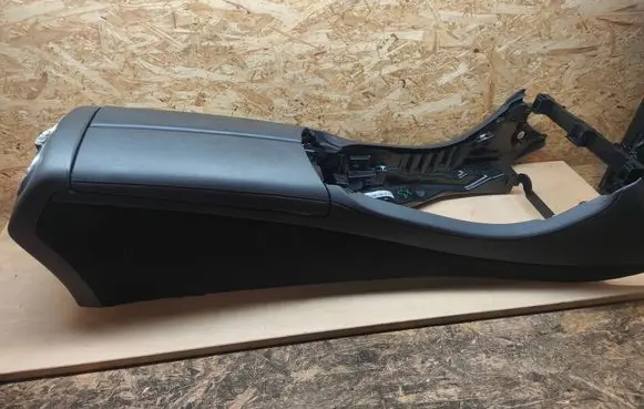 Mercedes-Benz CLS C257 Armrest A213680160