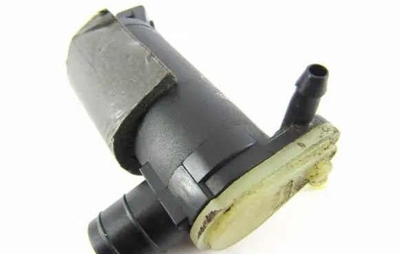 Ford Focus Windscreen/windshield washer pump 93BB17K024BA