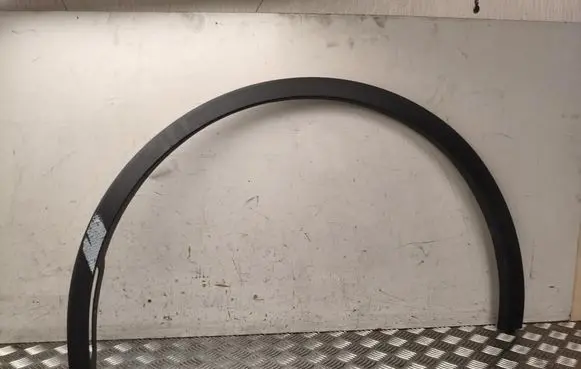 Tesla Model Y Front arch trim 165869100A