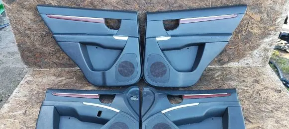Hyundai Santa Fe Front door card panel trim