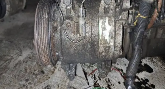 Volvo XC90 Air conditioning (A/C) compressor (pump) 