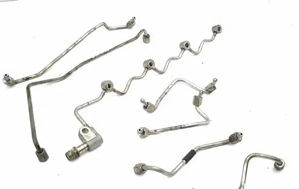 Lexus IS 220D-250-350 Fuel injector supply line/pipe