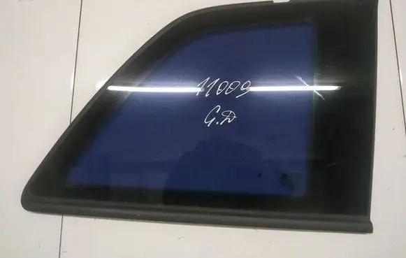 Opel Zafira B Rear side window as2