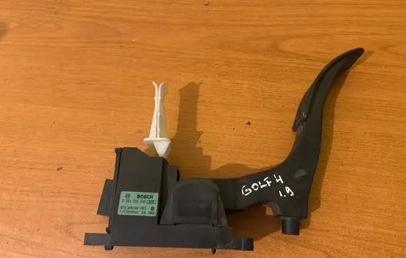 Volkswagen Golf IV Accelerator throttle pedal 0281002342 970206149YB3