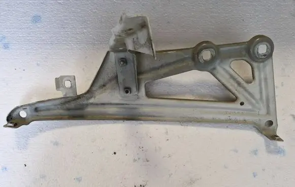 BMW X1 F48 F49 Fender mounting bracket 7329447