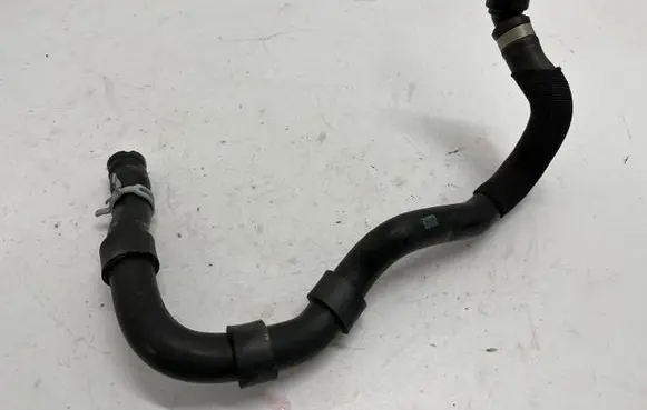 Mercedes-Benz A W177 Engine coolant pipe/hose