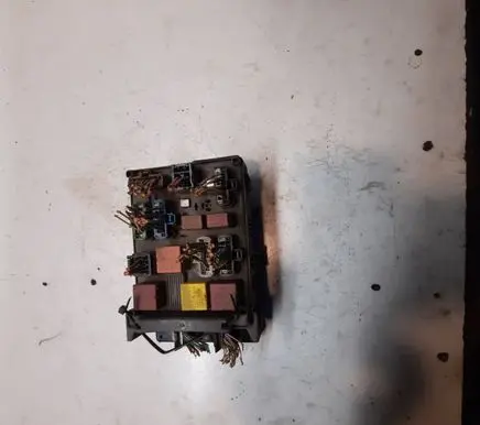 Renault Laguna II Fuse module 8200447438 8200346815 8200413973