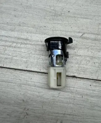 Volkswagen PASSAT B6 12 V Socket (rear) 1K0919309