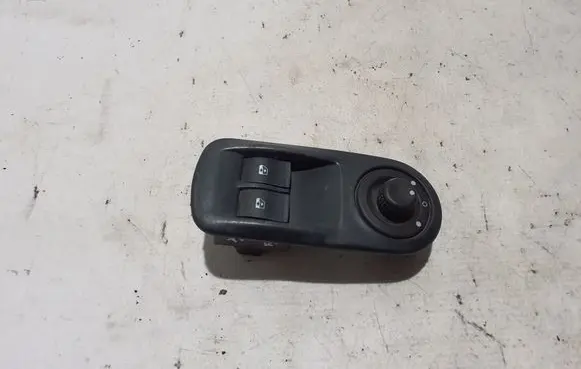 Renault Trafic II (X83) Electric window control switch 8200011867