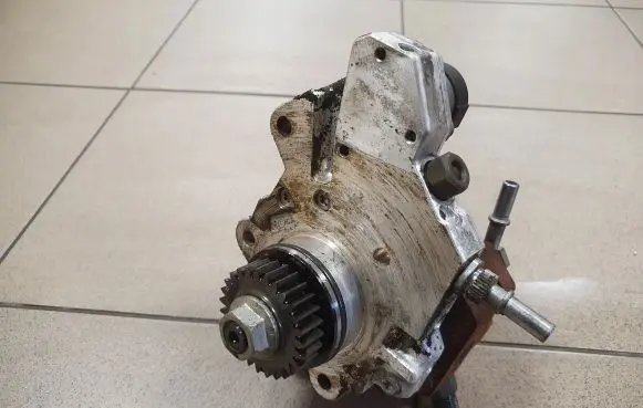 Opel Vivaro Fuel injection high pressure pump 8200803375A H8200385478