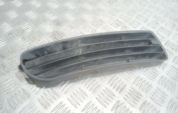 Audi A4 S4 B5 8D Front bumper lower grill 8D0807346B
