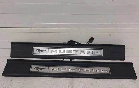 Ford Mustang VI Front sill trim cover FR3Z63132A08AA FR3B6313222C