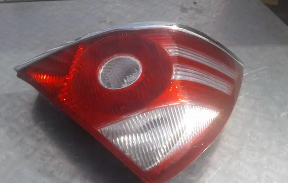 Ford Mondeo Mk III Rear/tail lights 6S7113405A