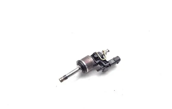 Audi A1 Fuel injector 05C036E