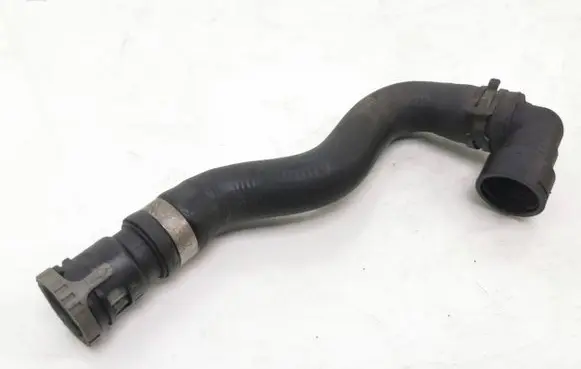 Volvo V40 Engine coolant pipe/hose