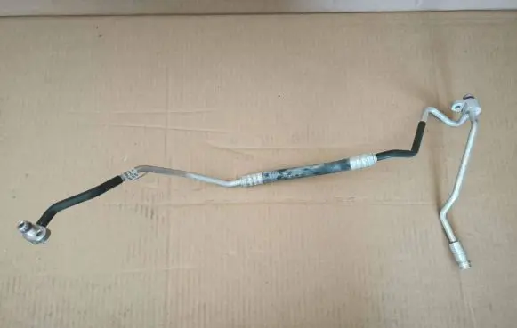 Audi A4 S4 B9 Air conditioning (A/C) pipe/hose 8W1820720F