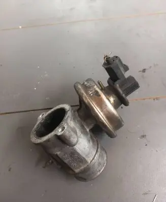 Ford Mondeo Mk III EGR valve 1C1AAA