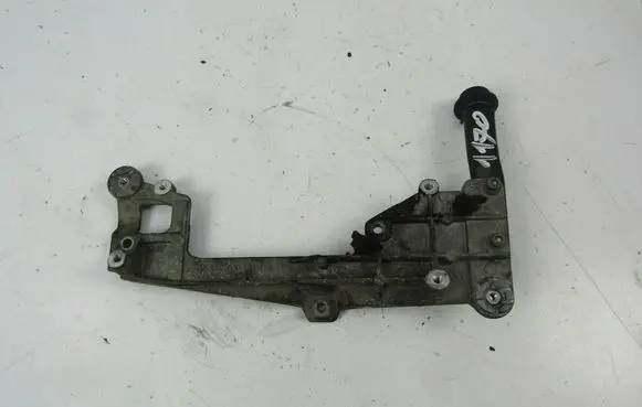 Volkswagen PASSAT B5.5 Engine mounting bracket 03G131159