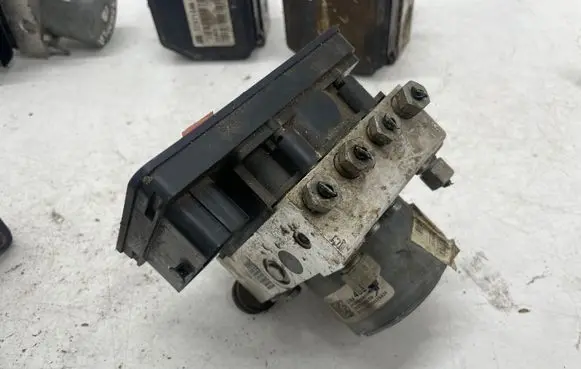 Opel Insignia A ABS Pump 23444263 23444527
