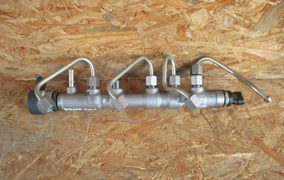 Land Rover Discovery 5 Fuel main line pipe G4D39D280BA 0445214349