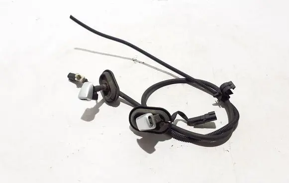 Volvo V70 Windshield washer spray nozzle 31349729