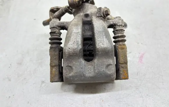 Opel Astra H Rear brake caliper