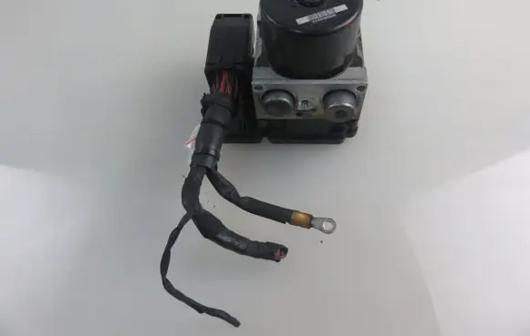 Mercedes-Benz C W204 ABS Pump 2044313712 2045455132 10092623133