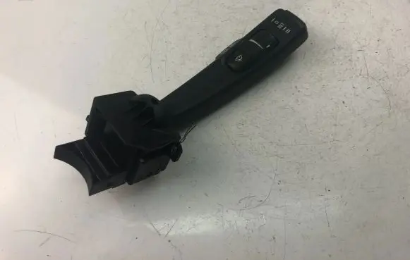 Volvo V50 Indicator stalk 17D770