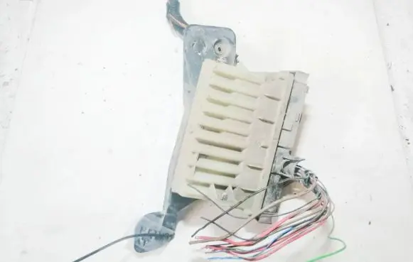 Opel Astra G Coolant fan relay 9685401