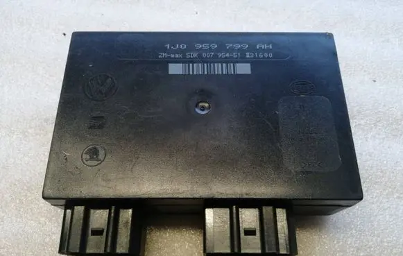 Volkswagen Golf IV Comfort/convenience module 5DK00795451