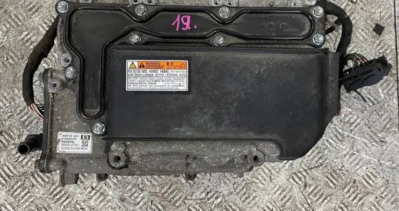Toyota Prius+ (ZVW40) Voltage converter inverter G920047221 G920049056 2ZR