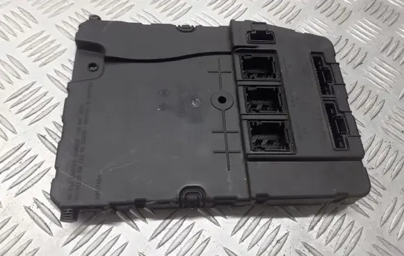 Renault Megane II High voltage junction box 8200606828